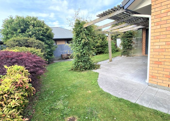  at 8 Amdale Avenue, Broomfield, Christchurch