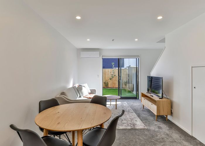  at 8/10 Wilsher Cresent, Henderson, Waitakere City, Auckland