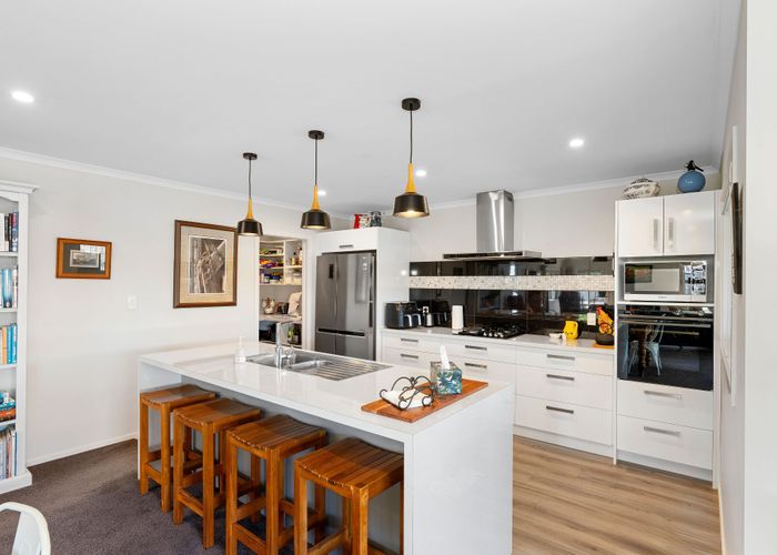 For sale 21 Okarito Avenue, Levin, Horowhenua, Manawatu / Whanganui