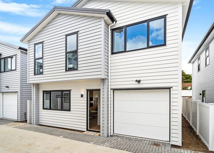  at 3/25 Swanson Road, Henderson, Auckland