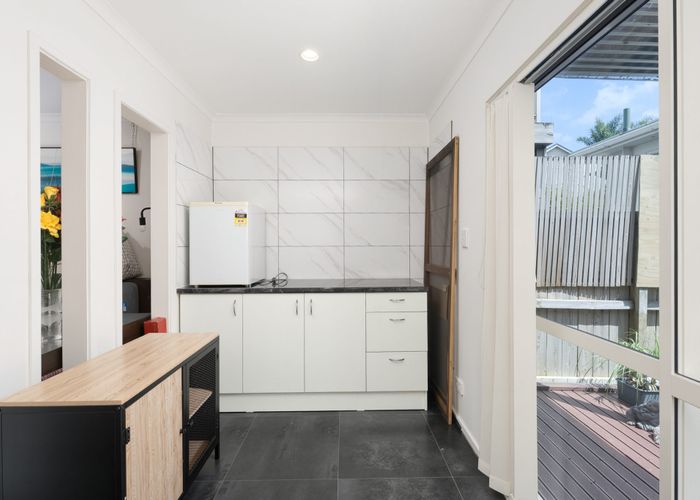  at 3/49 Henderson Valley Road, Henderson, Waitakere City, Auckland