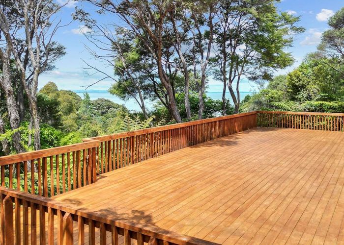  at 3 Herrings Cove Place, Titirangi, Auckland