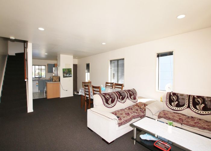  at 326/10 John Jennings Drive, Oteha, Auckland