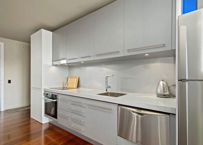  at 2/220 Jackson Street, Petone, Lower Hutt, Wellington