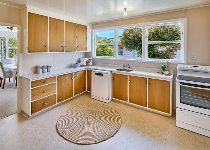  at 14 Fitzwilliam Terrace, Tawa, Wellington