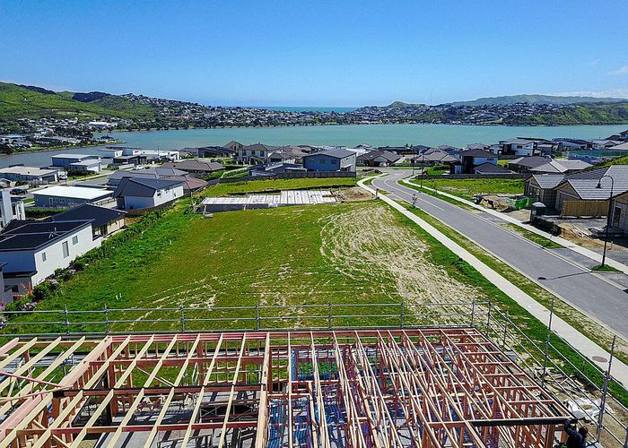  at 14 Te Hoiere Street, Aotea, Porirua, Wellington