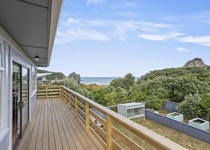  at 19 Beach Valley Road, New Lynn