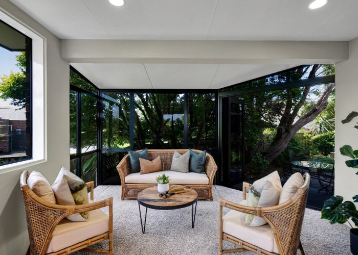  at 15 Del Mar Place, Merrilands, New Plymouth