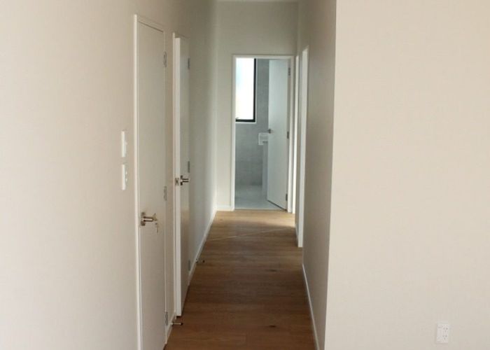  at Flat/38d  Wicklam Lane, Greenhithe, North Shore City, Auckland