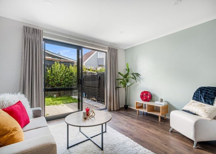  at 6 Wharara Lane, Massey, Waitakere City, Auckland