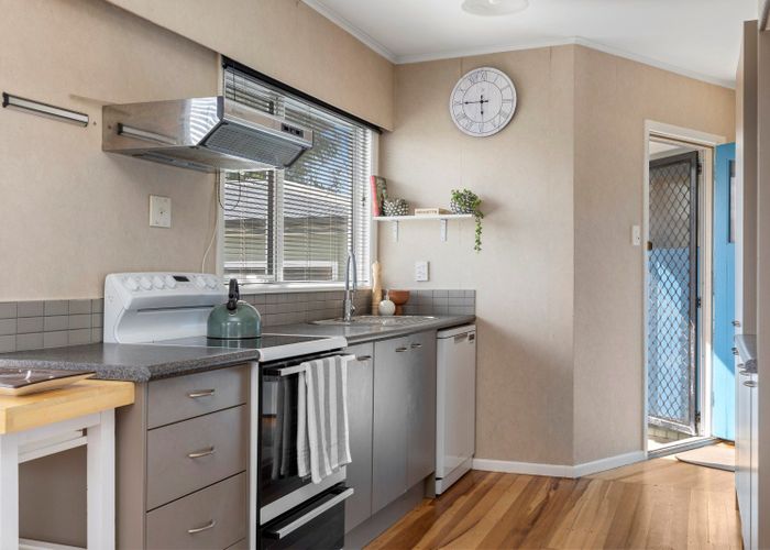  at 2/208 Tamamutu Street, Lake Taupo, Taupo, Waikato