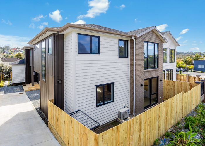  at 142 Moore Street, Hillcrest, North Shore City, Auckland