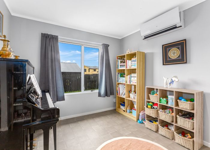  at 2 Coventry Close, Ascot Park, Porirua, Wellington