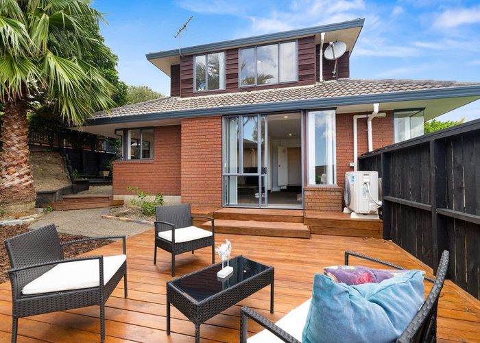  at 1/40 Jane Eyre Drive, Somerville, Auckland