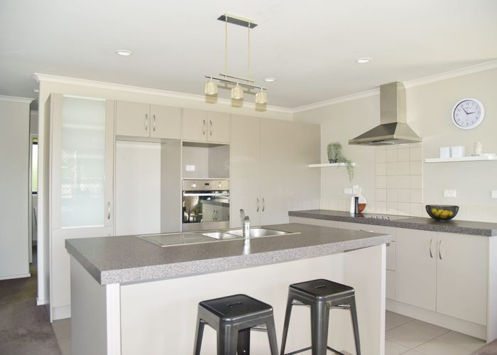  at 112 St James Drive, Huntington, Hamilton