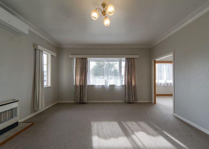  at 33 Fox Street, Hamilton East, Hamilton