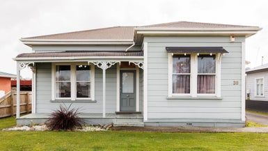  at 38 Queen Street, Feilding, Feilding