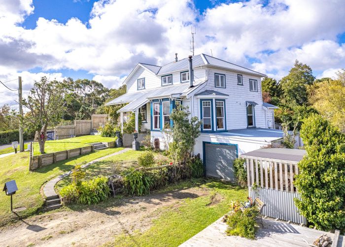  at 50 Shakespeare Road, Bastia Hill, Whanganui