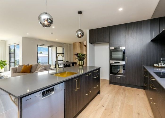  at 2/11a Baring Terrace, Strandon, New Plymouth, Taranaki