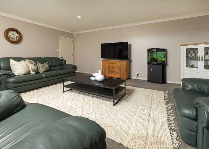  at 11 Windfall Grove, Greenhithe, North Shore City, Auckland