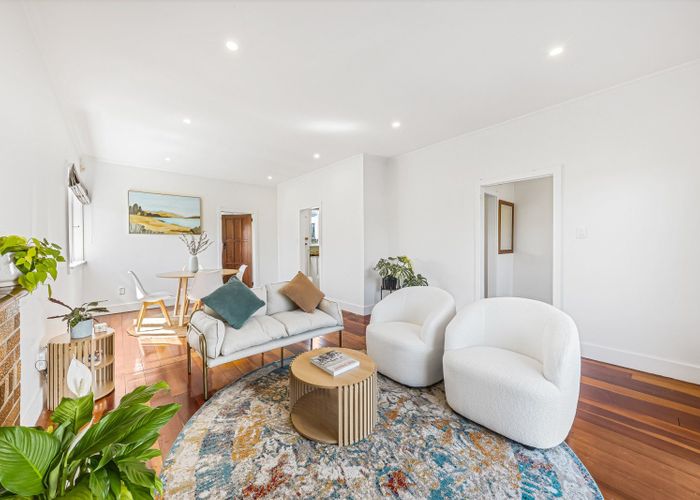  at 127 Point Chevalier Road, Point Chevalier, Auckland
