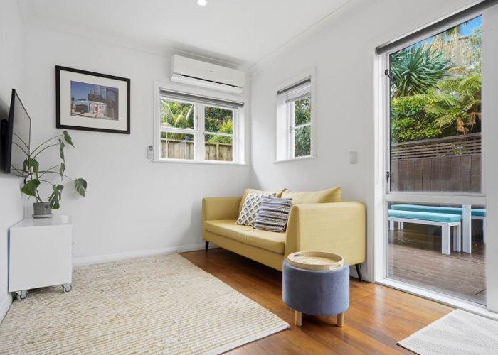  at 2/14 Hogans Road, Glenfield, North Shore City, Auckland