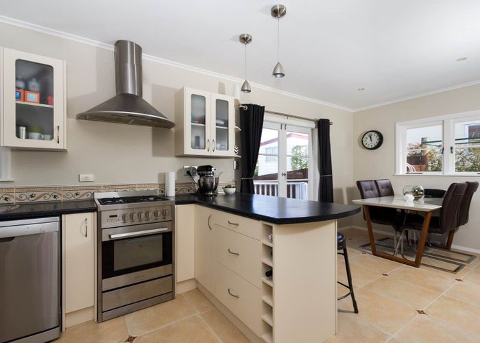  at 83 Goodall Street, Hillsborough, Auckland