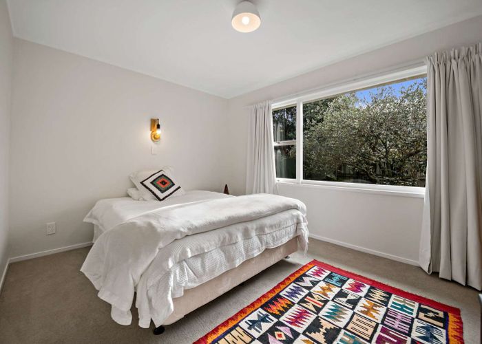  at 2/15 Lynette Place, Mangere, Manukau City, Auckland