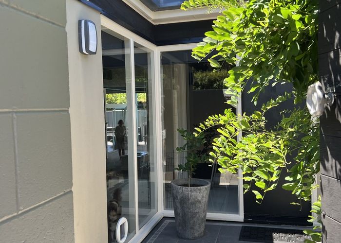  at 2/5 Whareora Terrace, Cashmere, Christchurch
