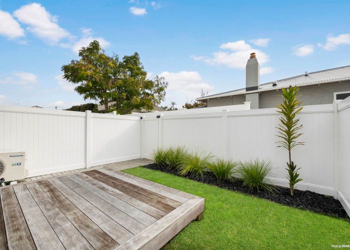  at 4/26 Moa Road, Point Chevalier, Auckland
