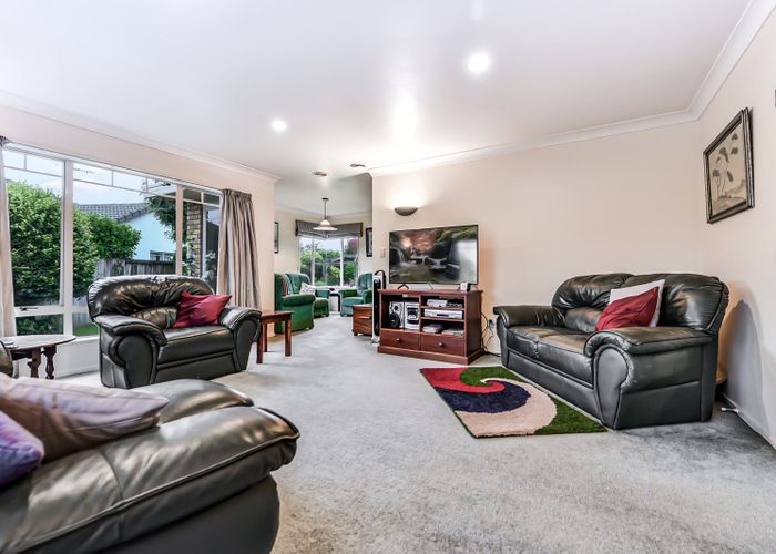  at 14 Admiral Crescent, Flagstaff, Hamilton