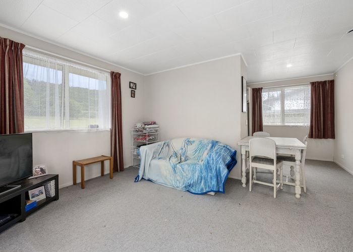  at 16 Oaklands Grove, Clouston Park, Upper Hutt