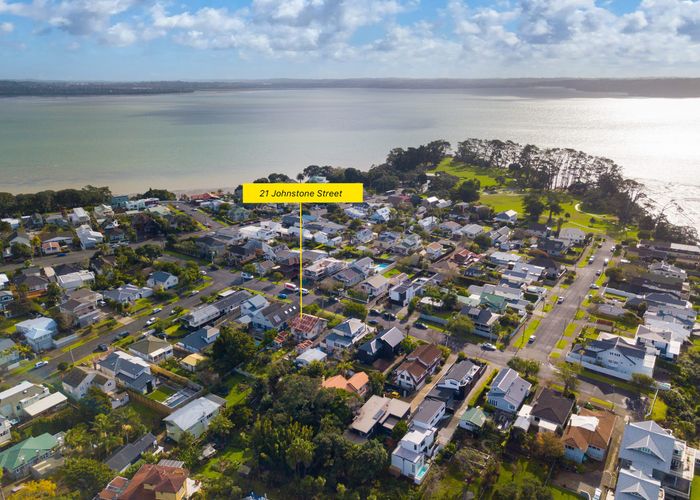  at 21 Johnstone Street, Point Chevalier, Auckland