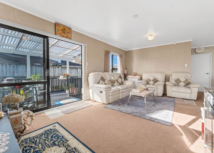  at 2/446 Massey Road, Mangere East, Manukau City, Auckland