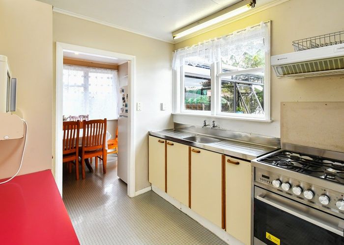  at 36 Courtenay Crescent, Mangere East, Auckland