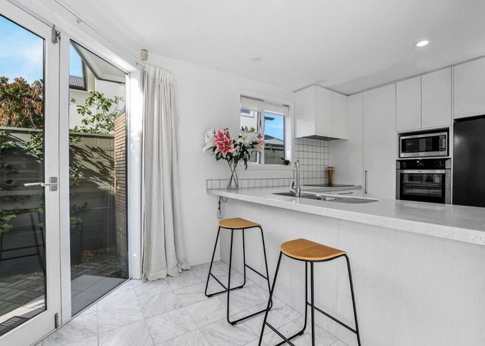  at 34a Aikmans Road, Merivale, Christchurch City, Canterbury