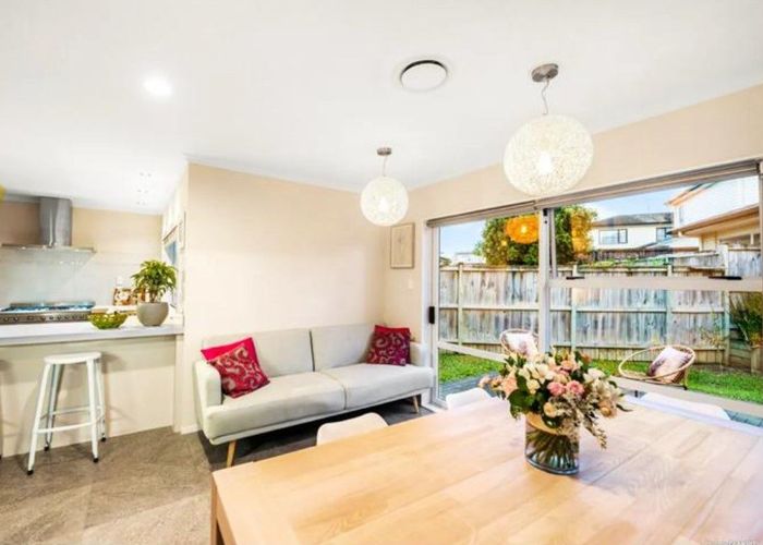  at 30 Riviera Drive, Flat Bush, Auckland
