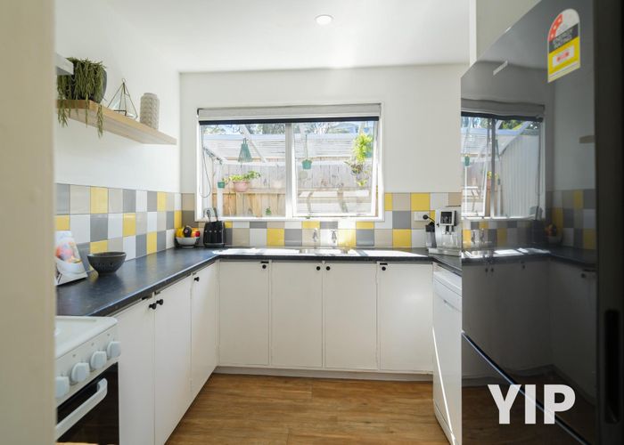  at 2/38 Salford Street, Newlands, Wellington