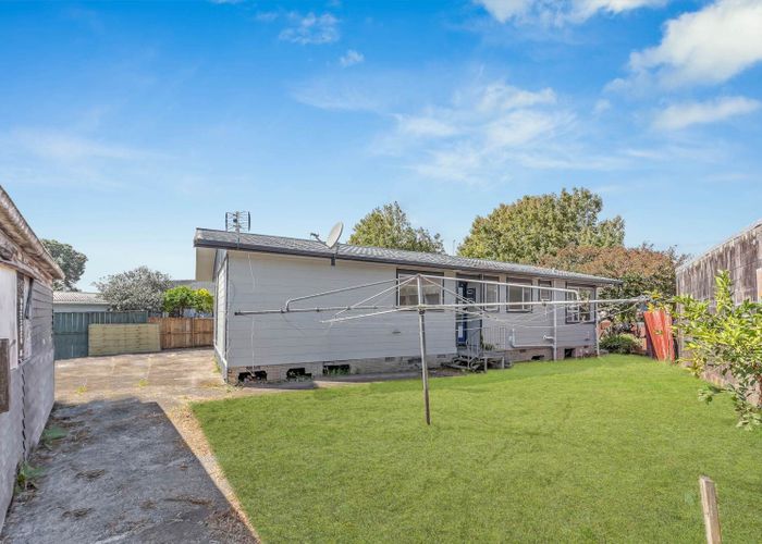  at 74 Sikkim Crescent, Clover Park, Auckland