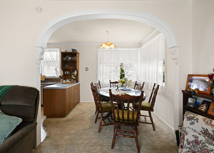  at 53 Garden Heights Avenue, Glenview, Hamilton