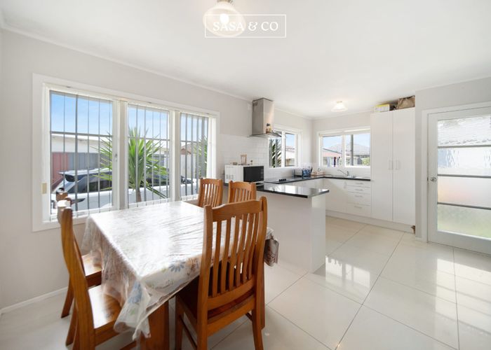  at 6 Nairn Place, Otara, Manukau City, Auckland