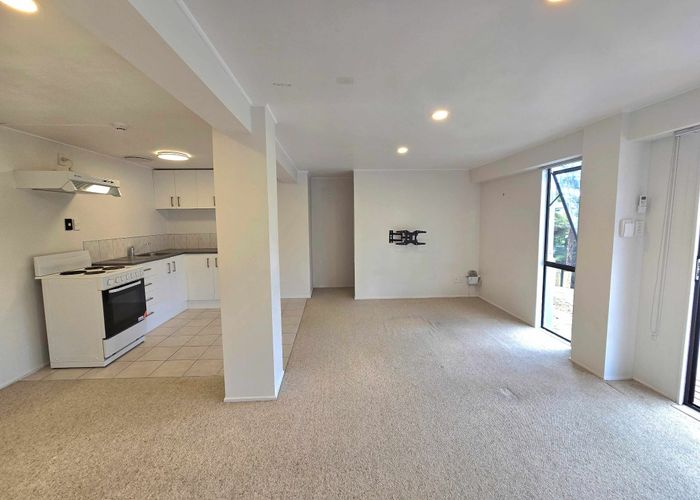  at 33a  Alidade Place, Massey West, Waitakere City, Auckland