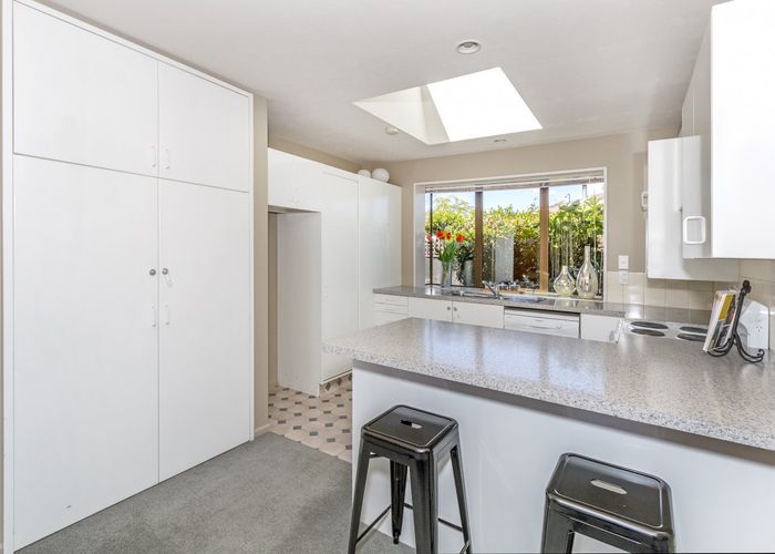  at 2/268 Grahams Road, Bishopdale, Christchurch