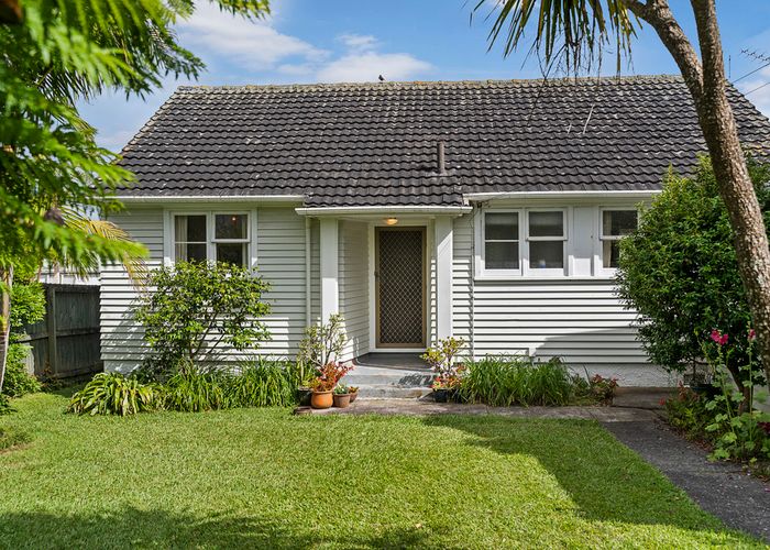  at 2/98 Bayswater Avenue, Bayswater, Auckland