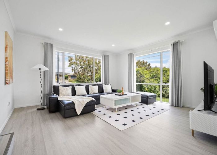  at 8 Canyon Drive, Albany, North Shore City, Auckland