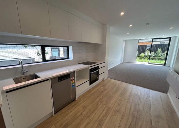  at 2/12 Treasure Lane, Te Atatu South, Waitakere City, Auckland