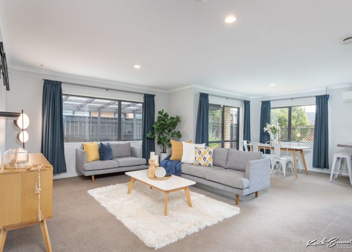 at 4 Boleyn Close, Kingsley Heights, Upper Hutt