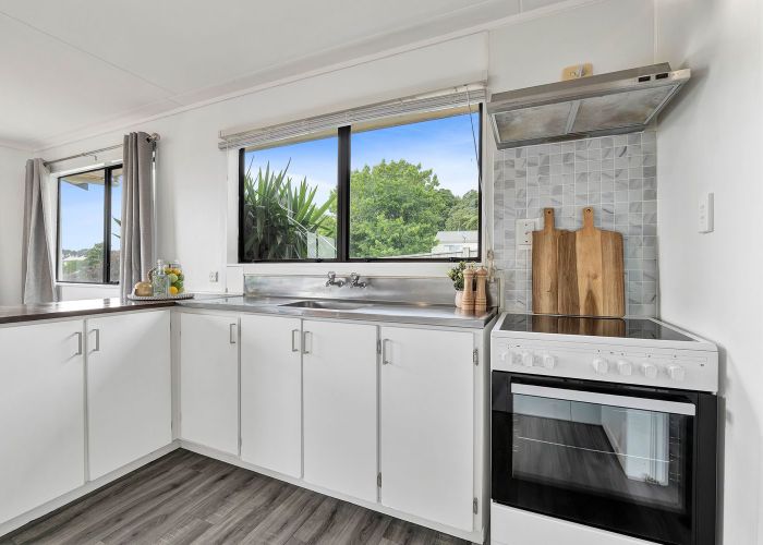  at 33 Riversdale Drive, Merrilands, New Plymouth, Taranaki