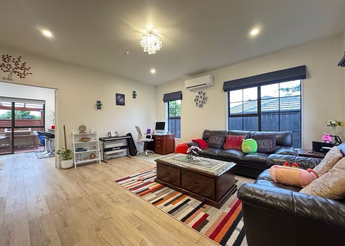  at 7 White Pine Avenue, Woodridge, Wellington, Wellington