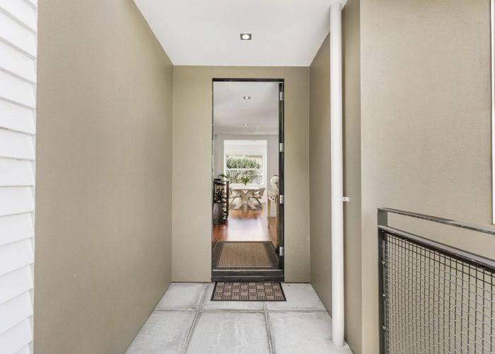  at 51 Beach Road, Mellons Bay, Manukau City, Auckland